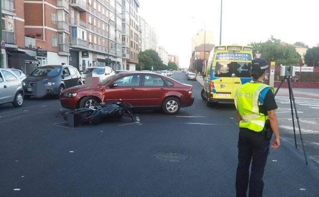 Herido un motorista en un accidente en la avenida Constitución Española