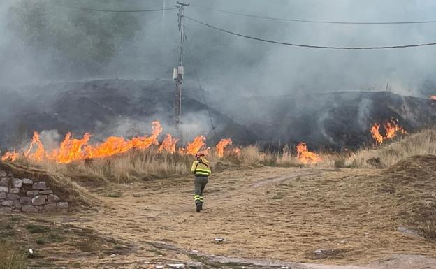 Controlado el incendio reavivado el sábado en Nidaguila