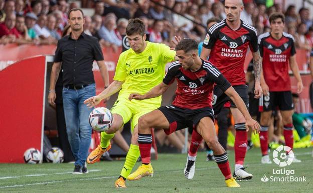 Un Mirandés de más a menos estrena la temporada con empate en Anduva ante el Sporting