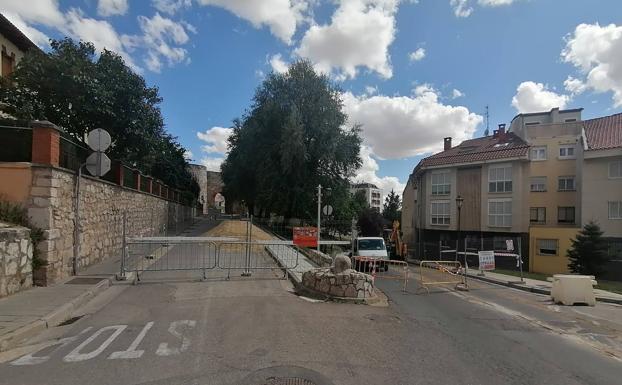 El corte peatonal por las obras del Arco de San Martín sorprende a los vecinos de Burgos