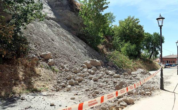 Ampliarán la consolidación del talud de la calle Murallas y valoran la peatonalización de la calle