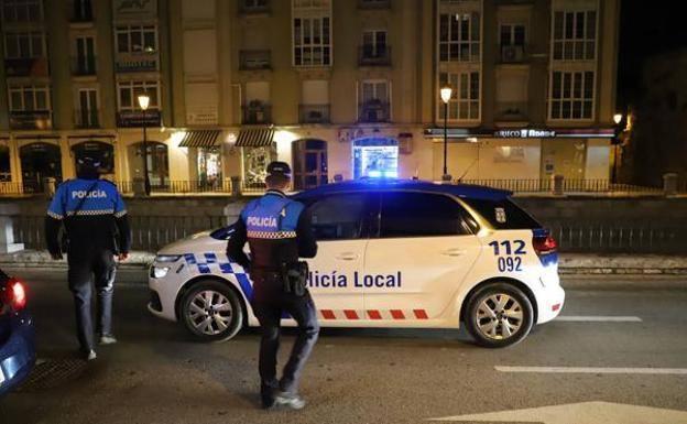 Excarcelan al conductor de un turismo tras sufrir un accidente en Madrigalejo del Monte