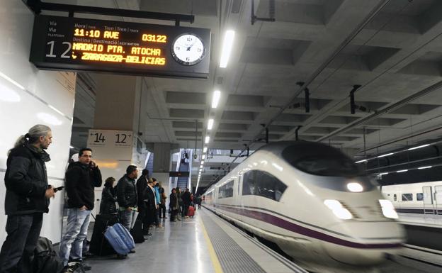 El abono gratuito de Renfe desata la picaresca en las reservas de trenes