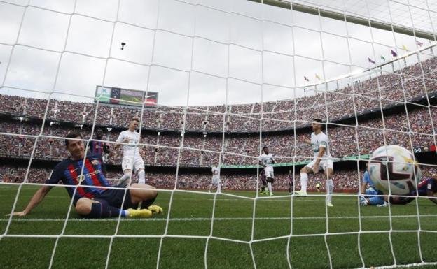 El Camp Nou se engancha al nuevo Barça