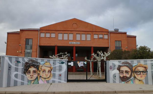 Recogen firmas contra la línea fría en el comedor del Colegio Santa Catalina en Aranda