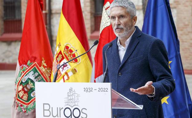 Grande-Marlaska expone en Burgos que solo dos de cada diez personas reinciden tras pasar por prisión