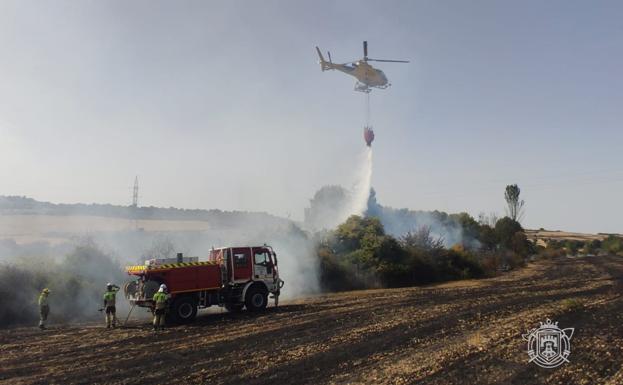 Controlado un incendio en el campo de tiro de Castrillo del Val