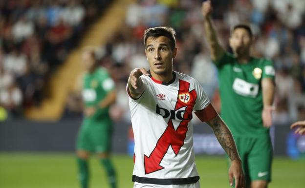 El Rayo mata al colista Elche en el descuento