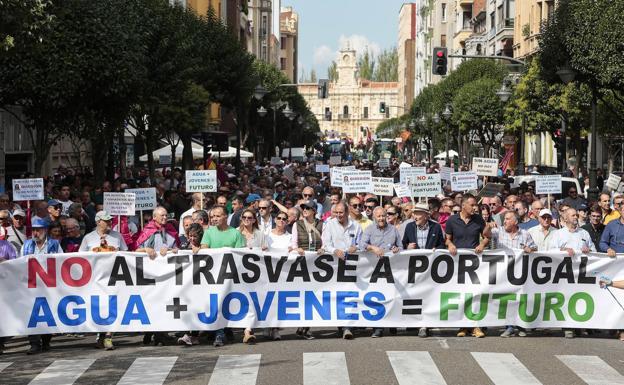 Regantes y Diputación de León logran el compromiso ministerial de reformar el Convenio de Albufeira