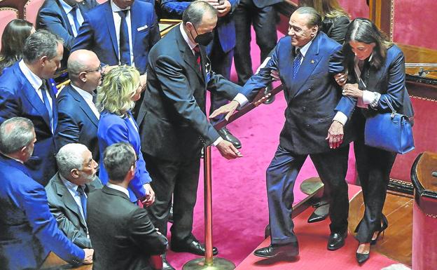 «Prepotente, arrogante y ridícula»: Berlusconi mina el bloque de derechas en Italia con sus críticas a Meloni