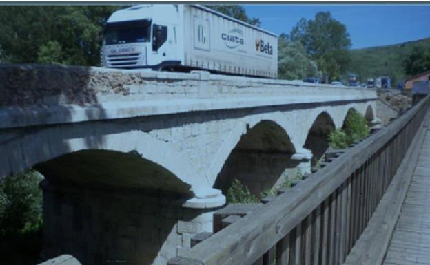 Corte de tráfico en la N-120 para reparar el pavimento del puente sobre el río Tirón