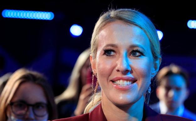 Ksenia Sobchak, la ahijada de Putin, huye a Lituania