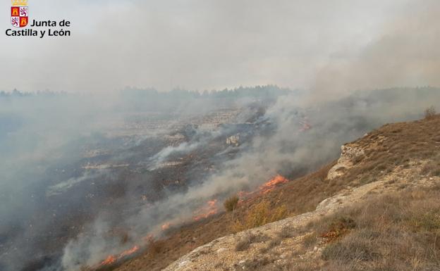 Controlado el fuego de Gredilla de Sedano tras bajar a Nivel 0