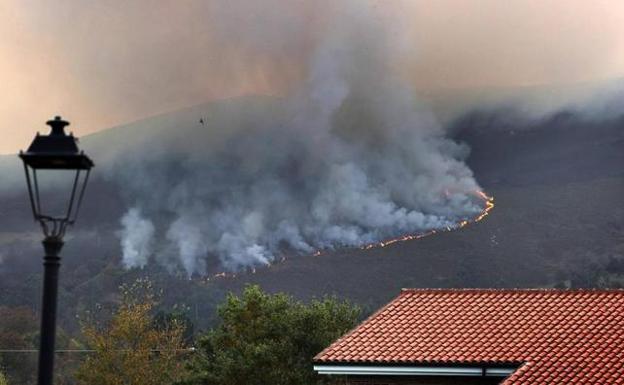 Los incendios de Cantabria ponen en alerta al Ejército