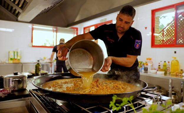 Canal Cocina se mete en la cocina de los bomberos