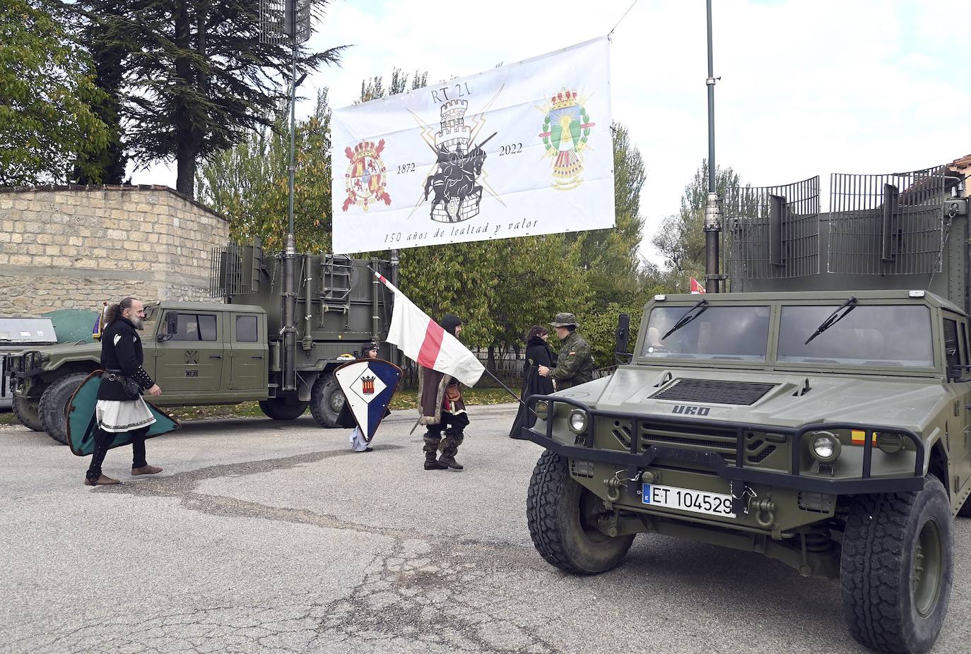 Los militares del Regimiento de Transmisiones inician el Camino del Cid a pie desde Vivar del Cid