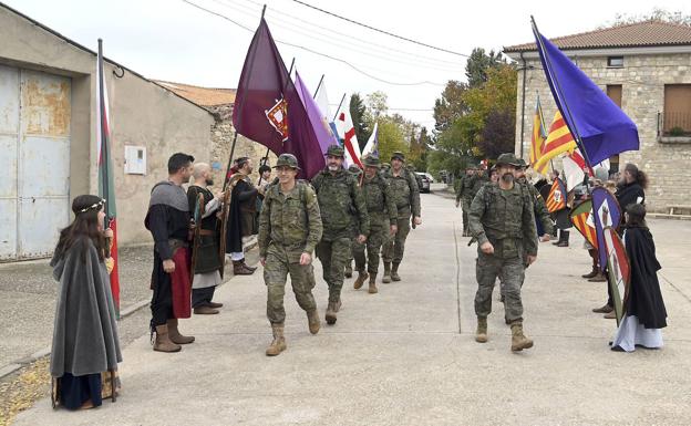 El Regimiento de Transmisiones 21 pone rumbo al Camino del Cid