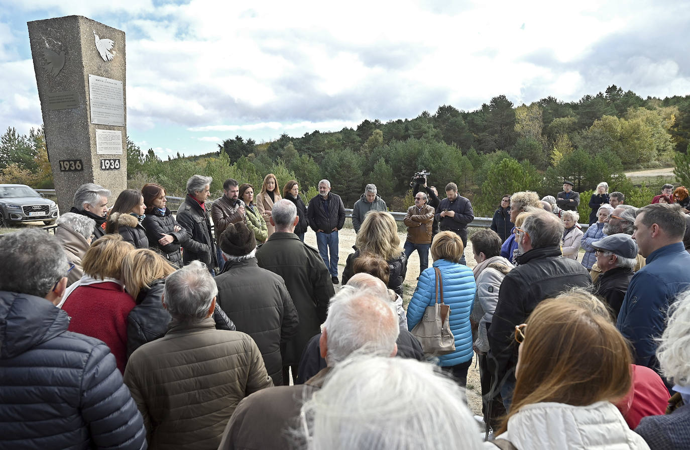 El PSOE alerta de que distinguir entre «buenos y malos españoles» llevó a cunetas «llenas de fosas»