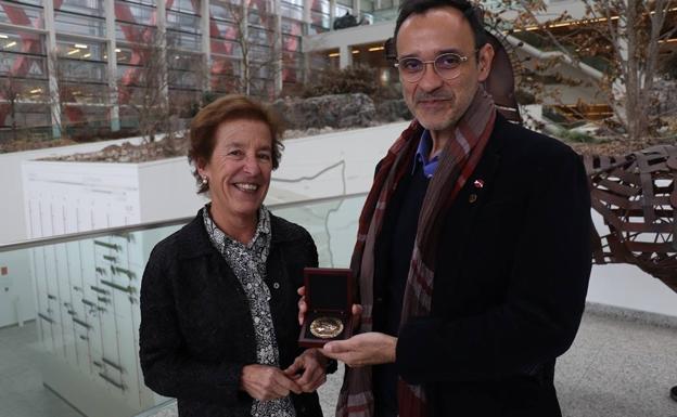 El Premio Nobel de la Paz 2017, Carlos Umaña, visita la ciudad de Burgos