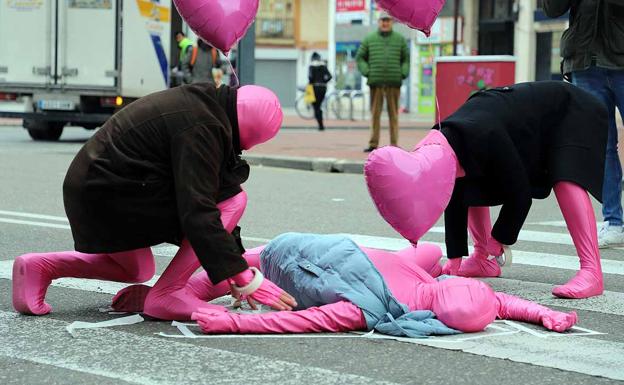 Teatralizaciones en pasos de cebra de Burgos para promover una movilidad amable y prudente