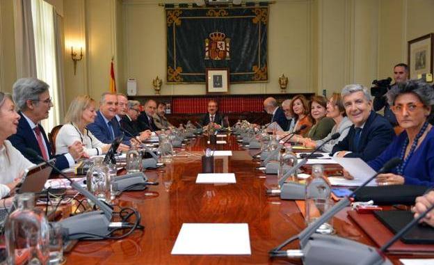 El CGPJ decide hoy si elige a sus candidatos al Constitucional con la tensión redoblada