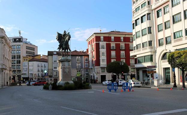 El Ayuntamiento rectifica y reduce el número de días y las horas del cierre al tráfico en el centro