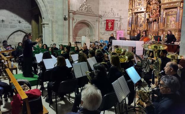 Villadiego desea la paz en Ucrania en su concierto de Navidad