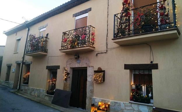 Moradillo de Roa engalana sus casas de espíritu navideño