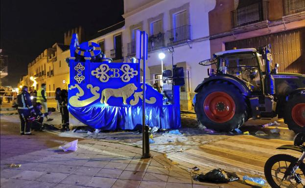 Una fallecida y trece heridos en un accidente en la cabalgata de Reyes Magos de Marchena