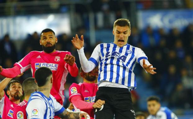 El Burgos CF sucumbe ante la mejor versión del Alavés