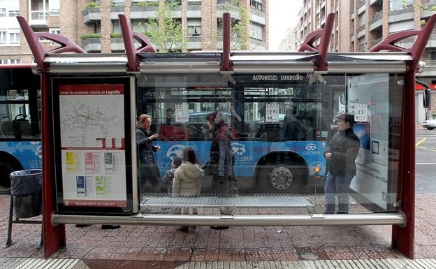 La rebaja del transporte público dispara su uso y ya suma más viajeros que en 2019