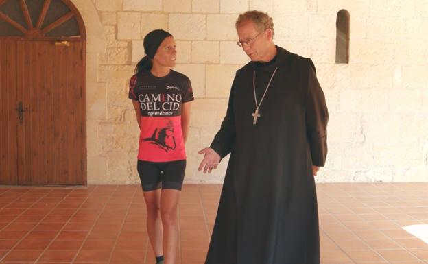 Santo Domingo de Silos, Caleruega y Clunia, en el segundo episodio de la serie 'El Camino del Cid: Diario de una Ciclista'