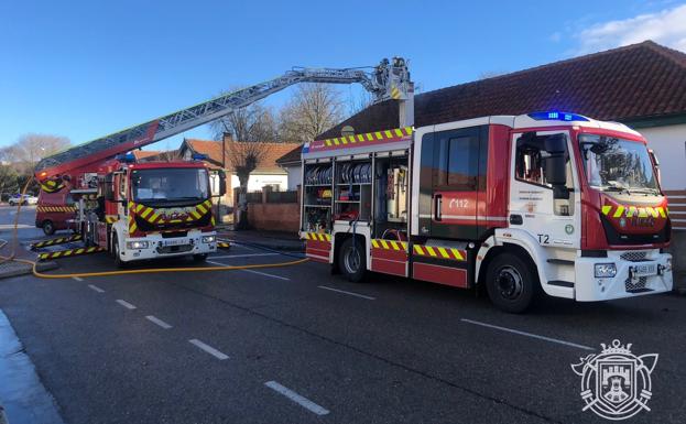 Un incendio en una chimenea moviliza a los Bomberos de Burgos