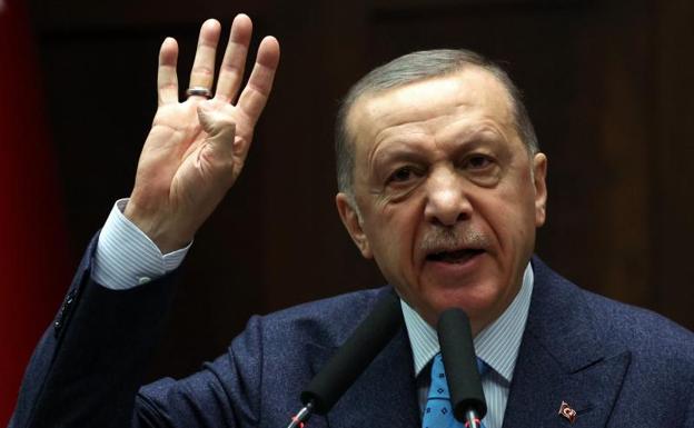 Erdogan sorprende a la oposición al adelantar al 14 de mayo las elecciones turcas