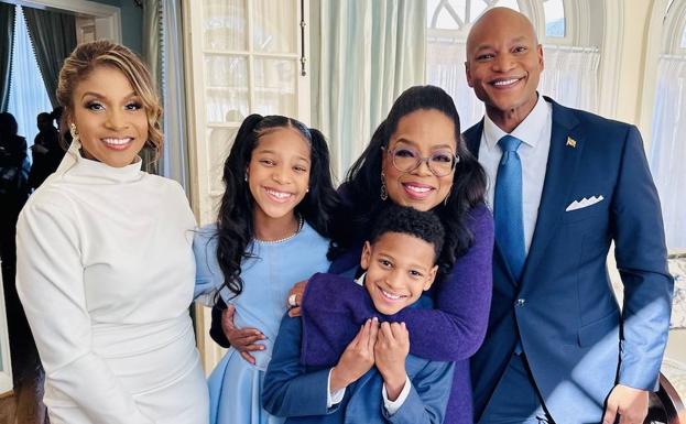 Oprah Winfrey avala al primer gobernador negro de Maryland