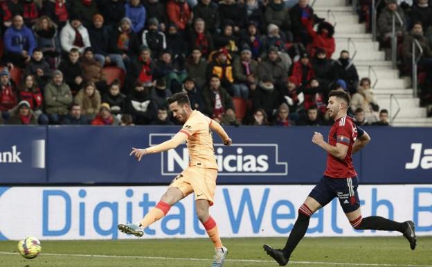 El Atlético toma El Sadar con un gol de Saúl