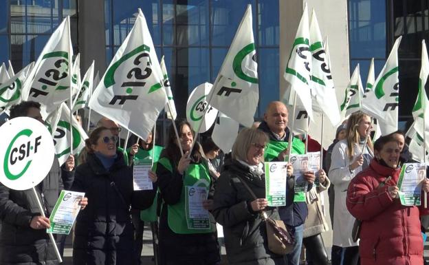 Un tercio de las enfermeras de Primaria se desplaza a domicilios y consultorios con su vehículo