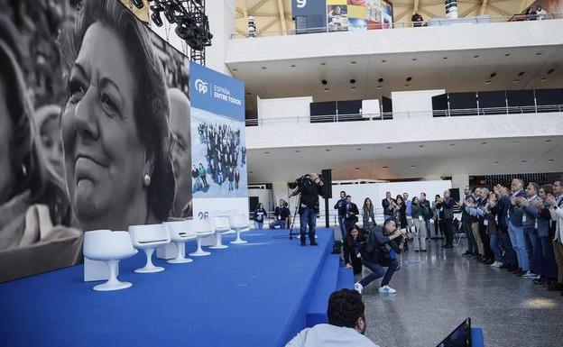 El PP rinde homenaje a Rita Barberá, «la mejor alcaldesa del mundo»