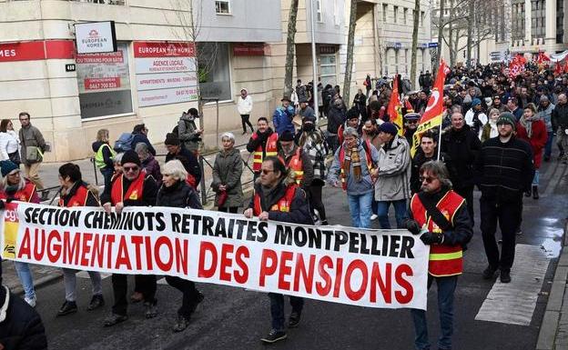 Francia vuelve a salir a la calle contra la reforma de las pensiones