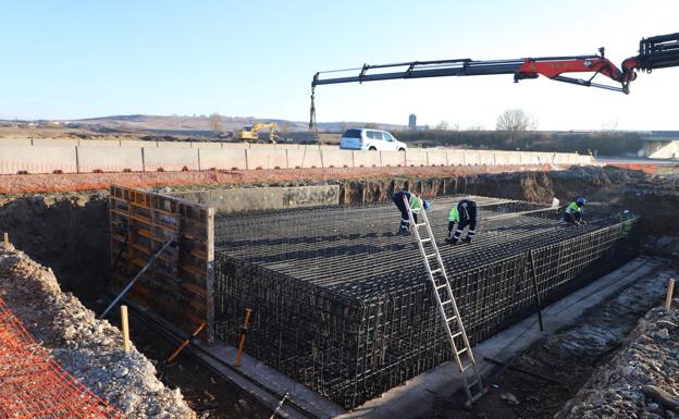 Las obras del ramal ferroviario de Kronospan avanzan a buen ritmo