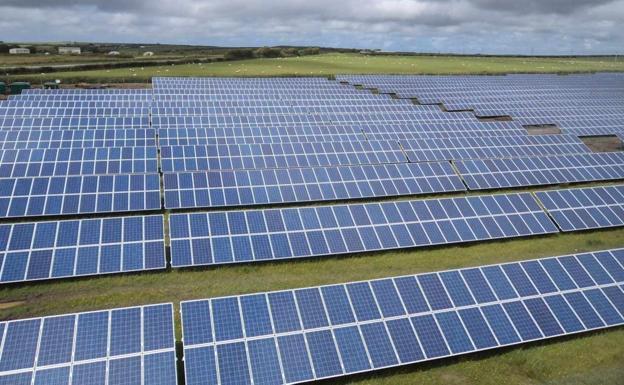 Sale a información pública el proyecto para una planta fotovoltaica en Pedrosa de Río Úrbel y Valle de Santibáñez