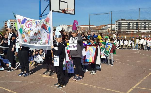 Los niños llevan a Miranda un Carnaval lleno de música y color