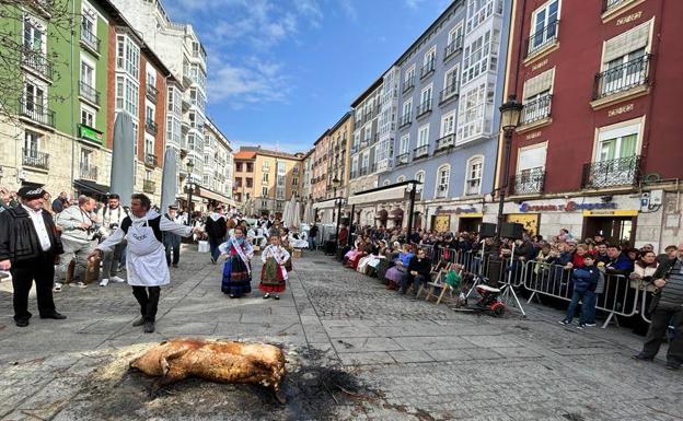 Los Cucos vuelven a celebrar la matanza con los burgaleses