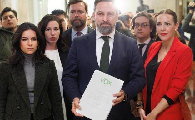 Abascal dice «conformarse con una coincidencia de mínimos» entre Vox y la moción de Tamames