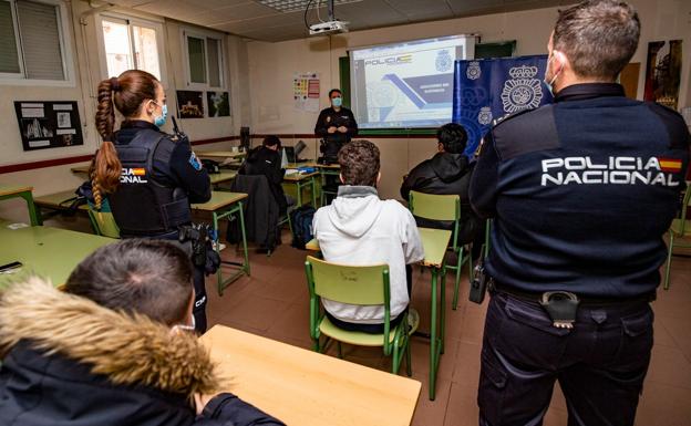 Detenidas dos menores por agredir a una compañera en los aseos de un instituto de Burgos