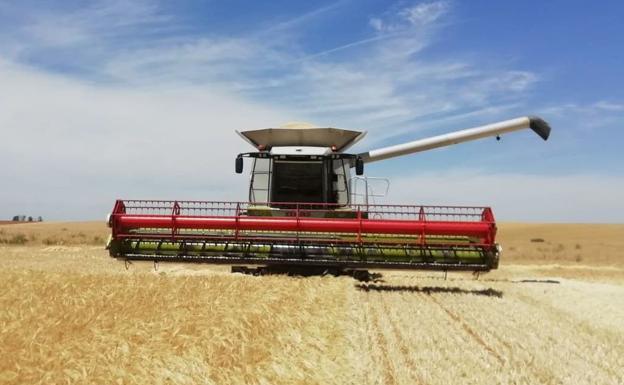 Pedro Medina inaugura el ciclo de conferencias 'Aula Agraria' de Fundación Caja Rural