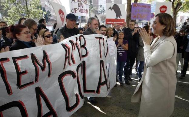 Colau declara como investigada ante la justicia